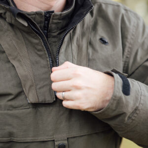 Outlaw Smock Green Lifestyle Detail 2