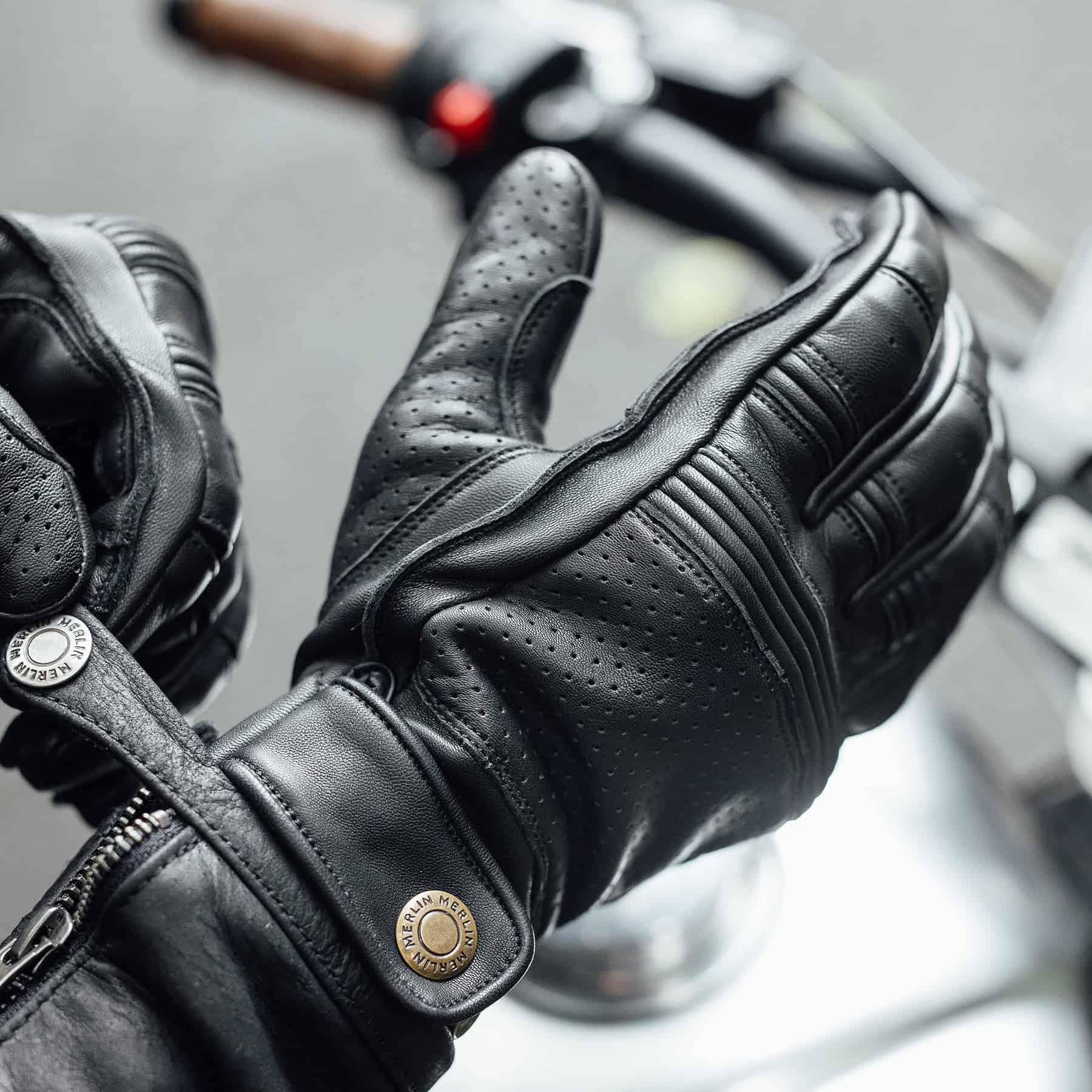 Merlin Leigh Gloves in black
