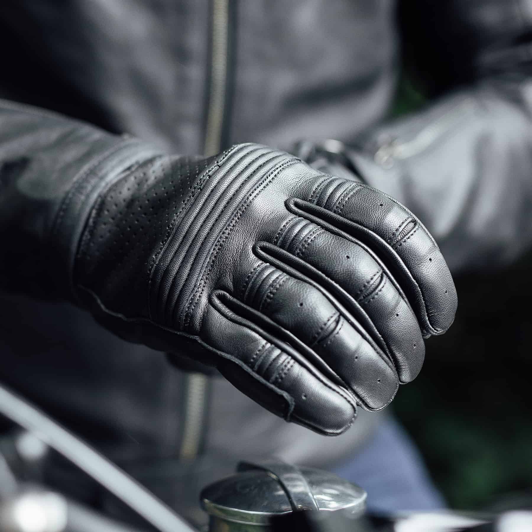 Merlin Leigh Gloves in black
