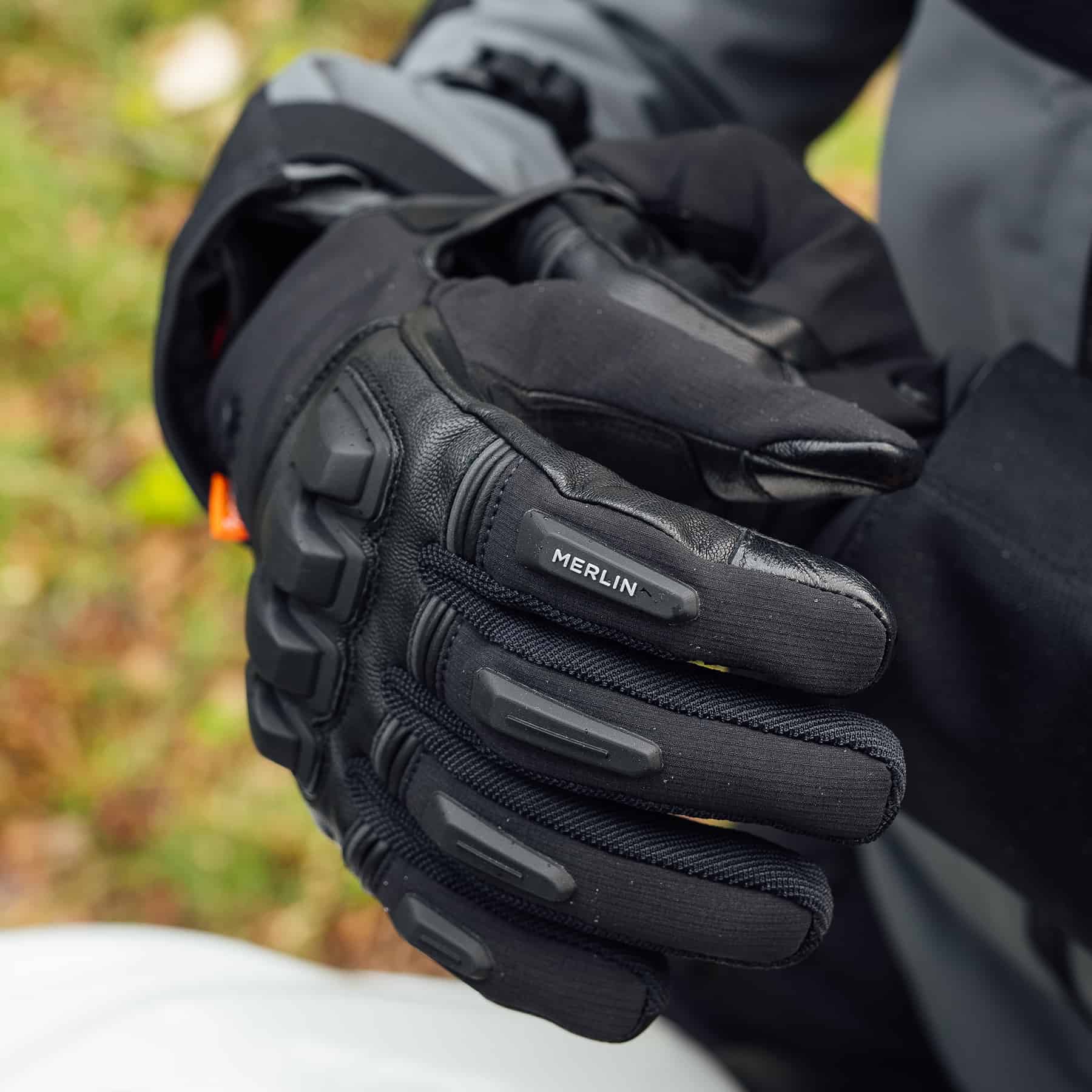 Jura Glove Black Hand2