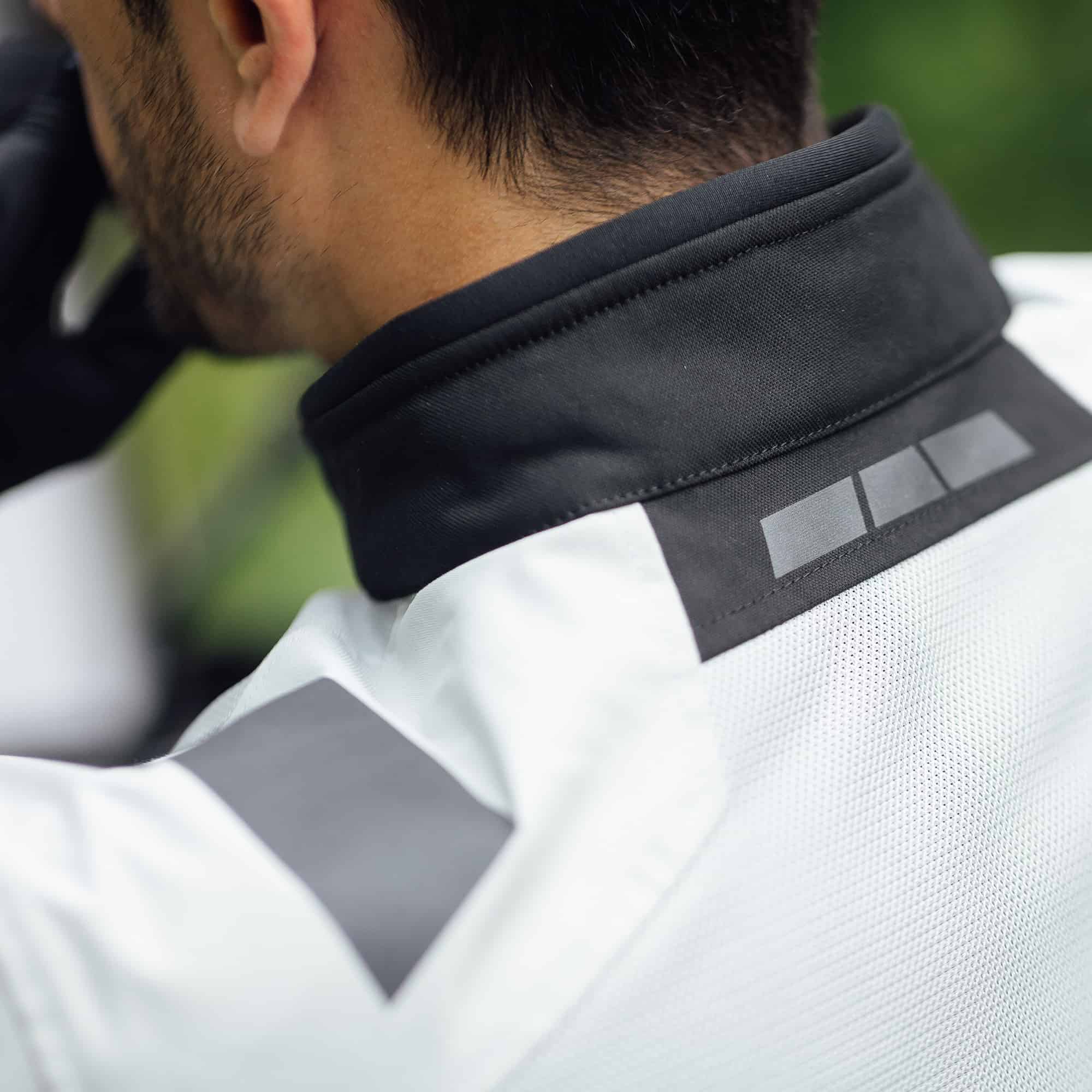 Taos Black:Ice Collar Back