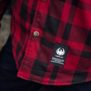 Merlin Axe Hydro Red Lifestyle2 Merlin Axe Hydro Red Lifestyle2