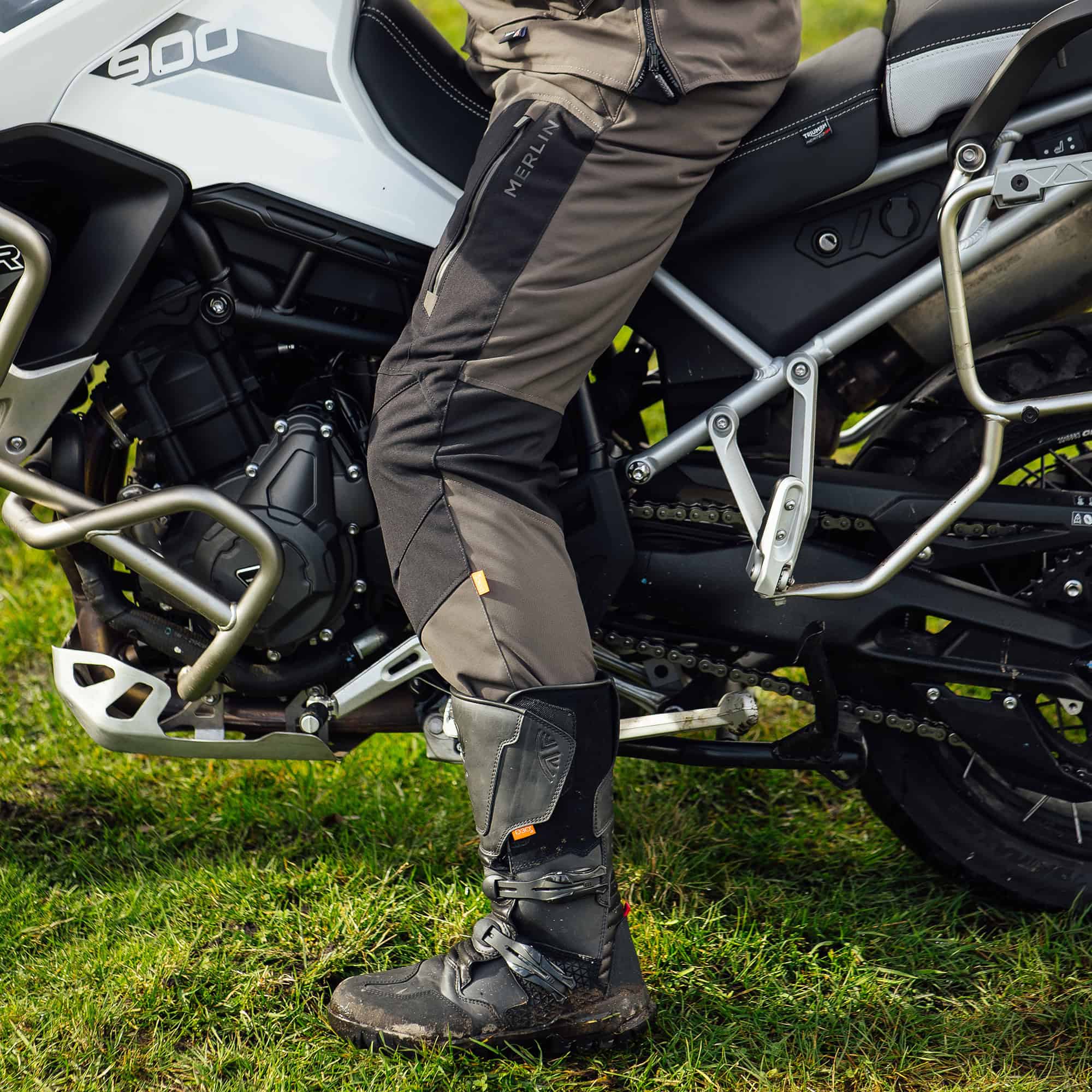 Merlin Borderlands Trouser Moss Lifestyle2 Merlin Borderlands Trouser Moss Lifestyle2