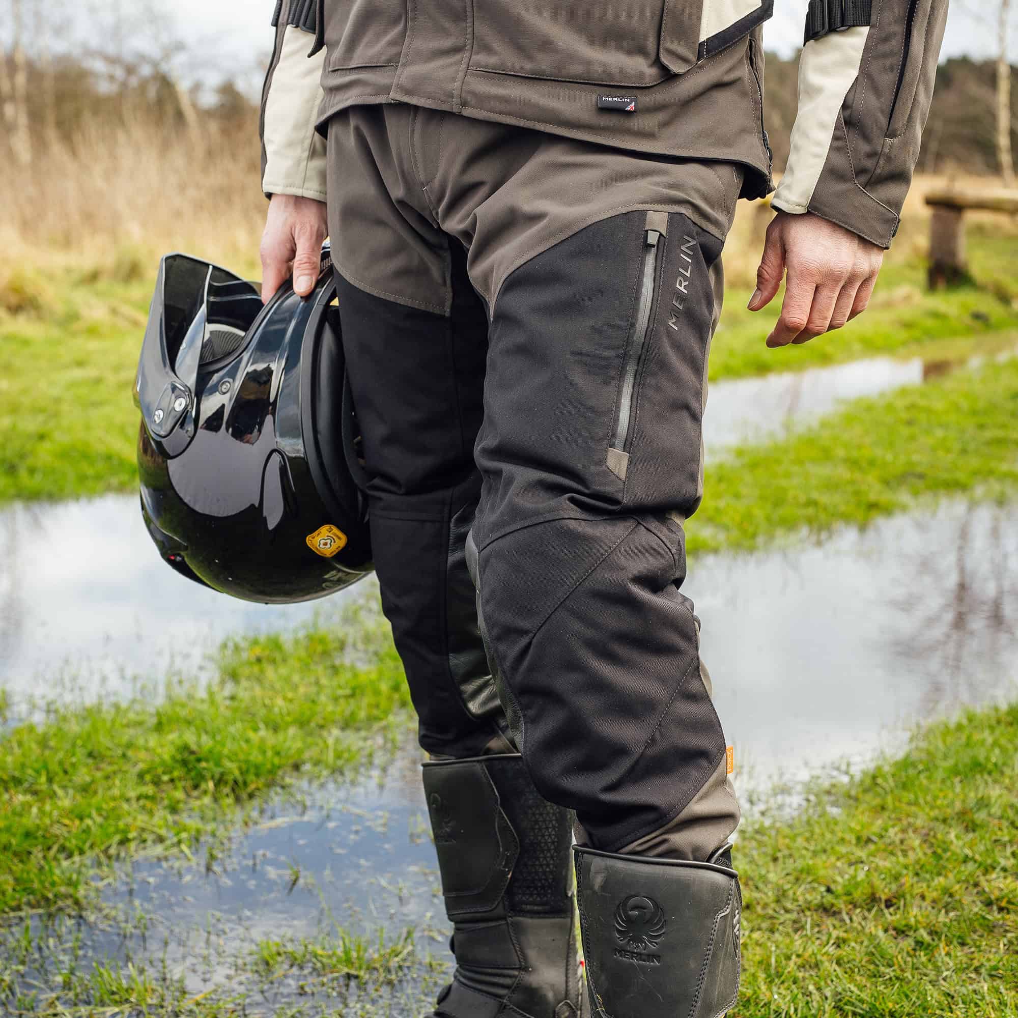 Merlin Borderlands Trouser Moss Lifestyle3 Merlin Borderlands Trouser Moss Lifestyle3