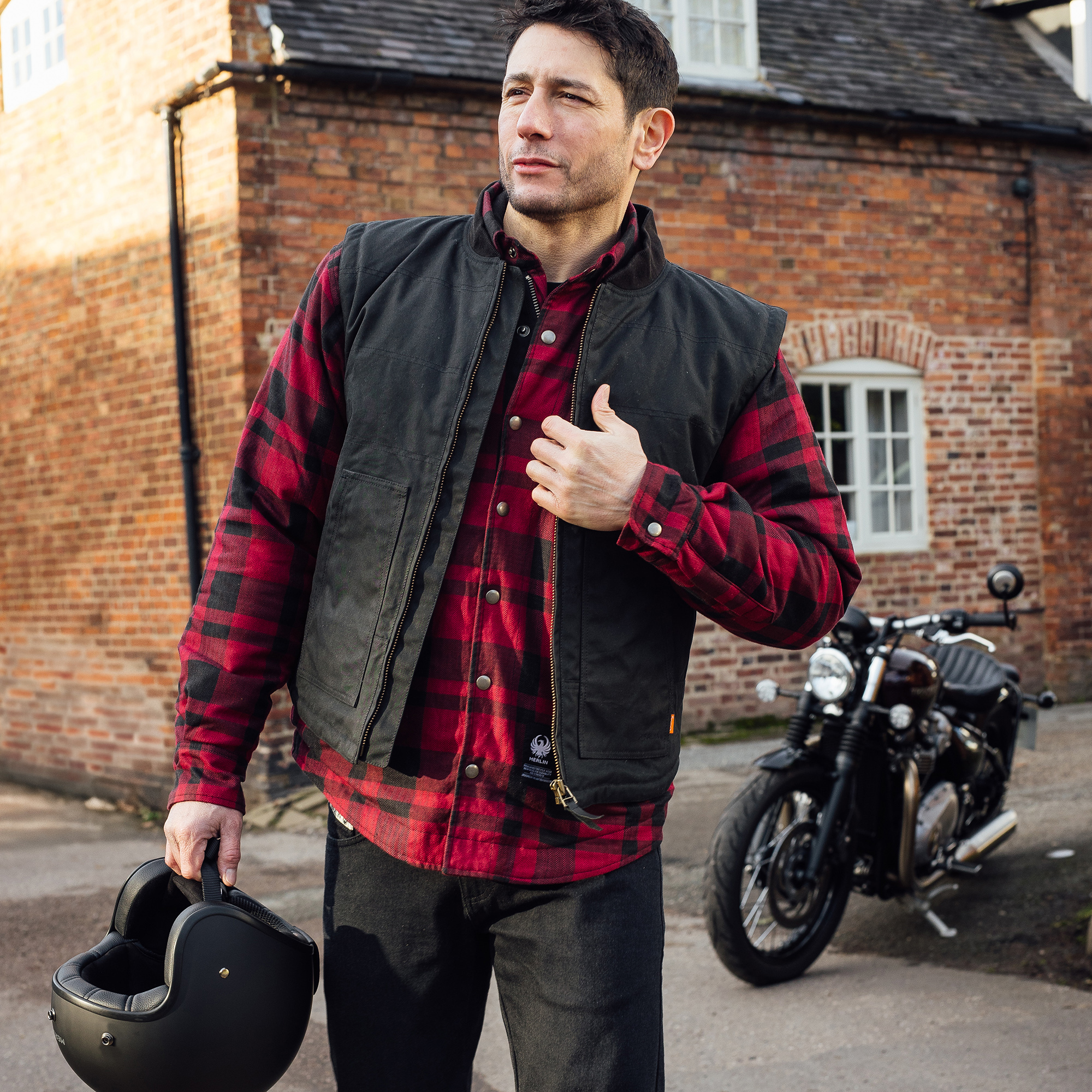 MHM609 Matt Black Lifestyle Sq MHM609 Matt Black Lifestyle Sq