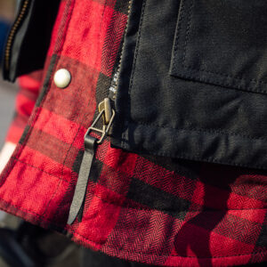Merlin Bobber Vest Black Detail2 Merlin Bobber Vest Black Detail2