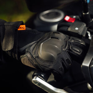 Merlin Denali Glove Black Lifestyle 2 Merlin Denali Glove Black Lifestyle 2