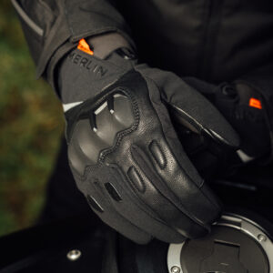 Merlin Denali Glove Black Lifestyle Merlin Denali Glove Black Lifestyle