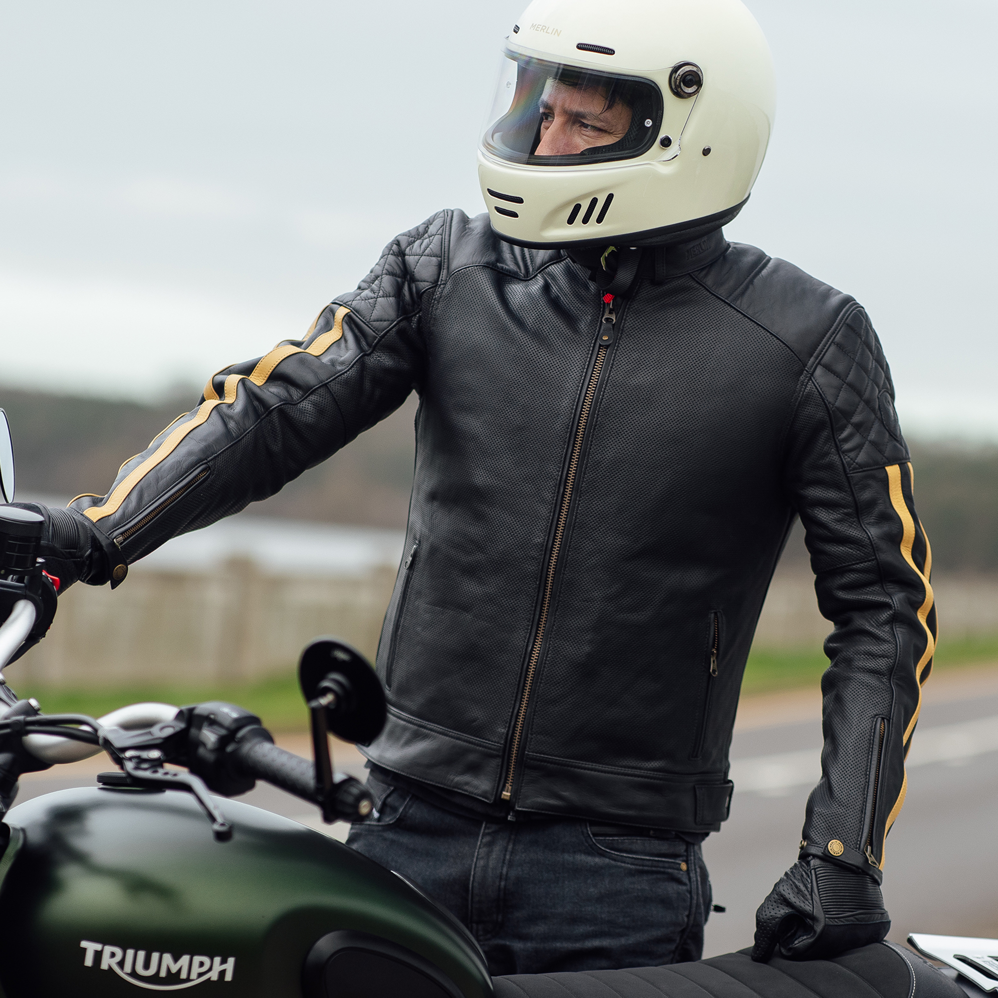 Icon Leather Jacket Merlin BlackGold Lifestyle1