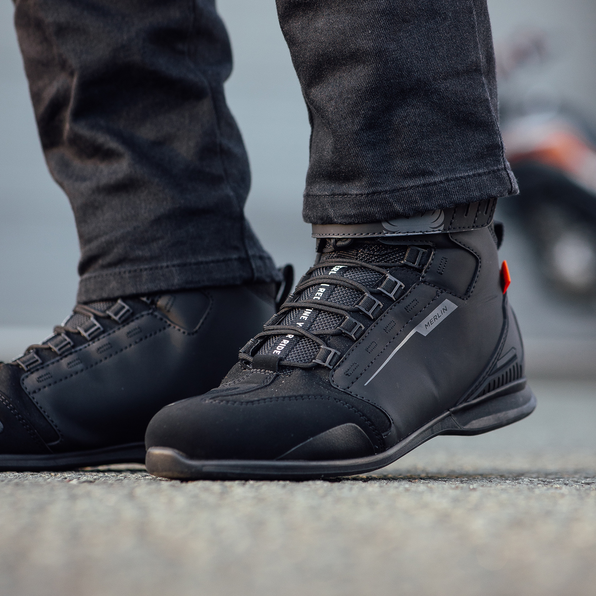 Merlin Street Pro Boot Lifestyle2