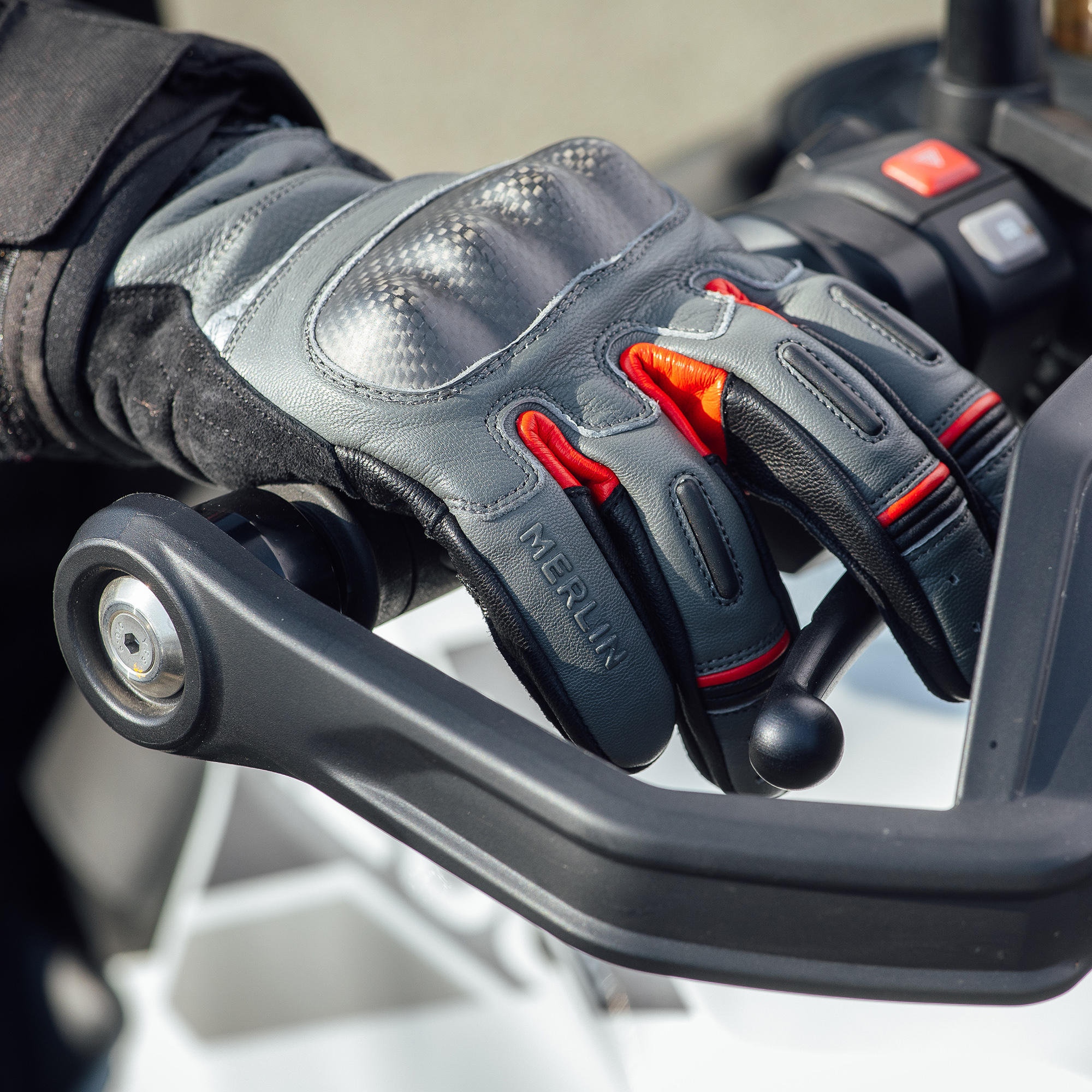 Overland Air D3O Glove Merlin Grey Lifestyle1 Overland Air D3O Glove Merlin Grey Lifestyle1