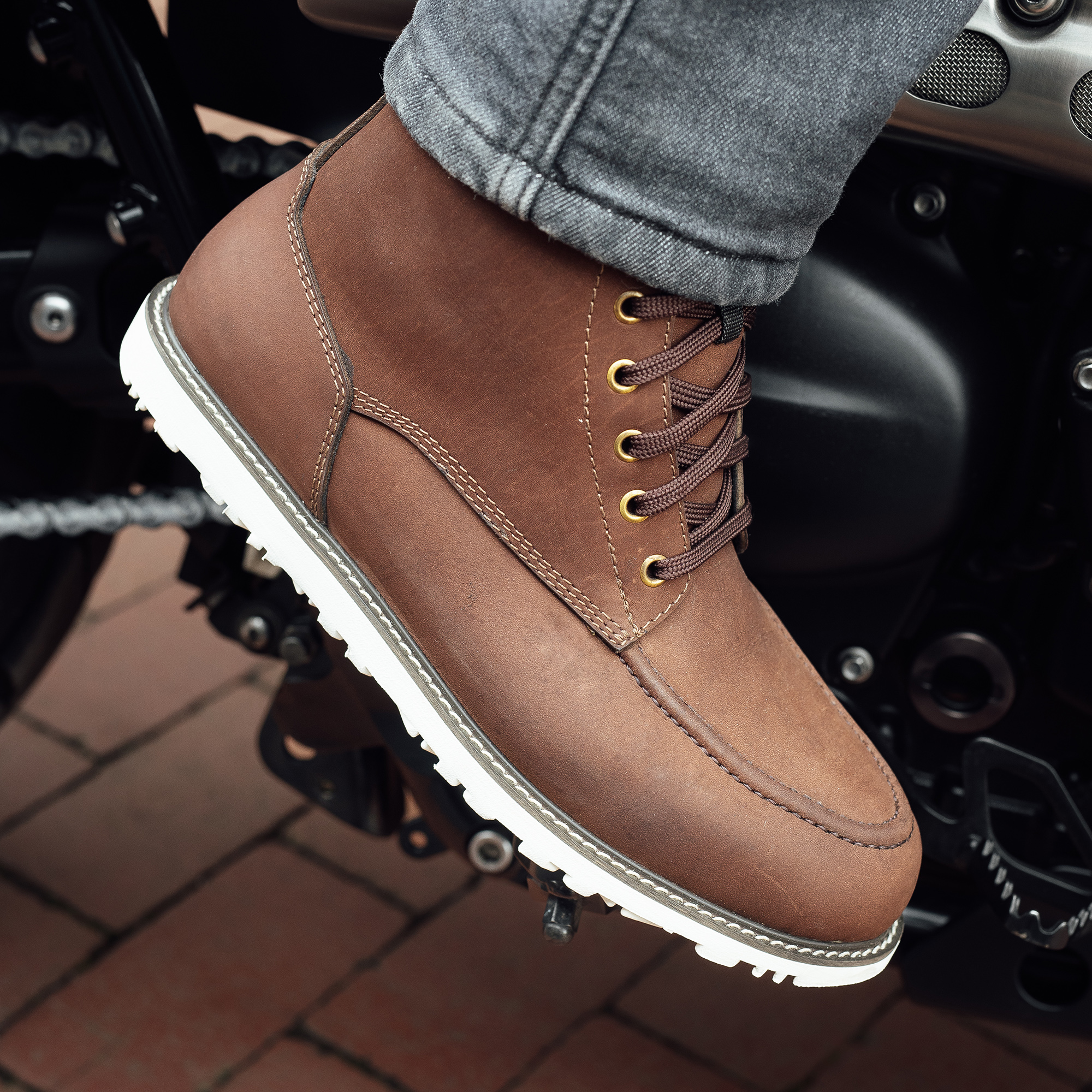 Worker D3O WP Boot Merlin Dark Brown Lifestyle3 Worker D3O WP Boot Merlin Dark Brown Lifestyle3