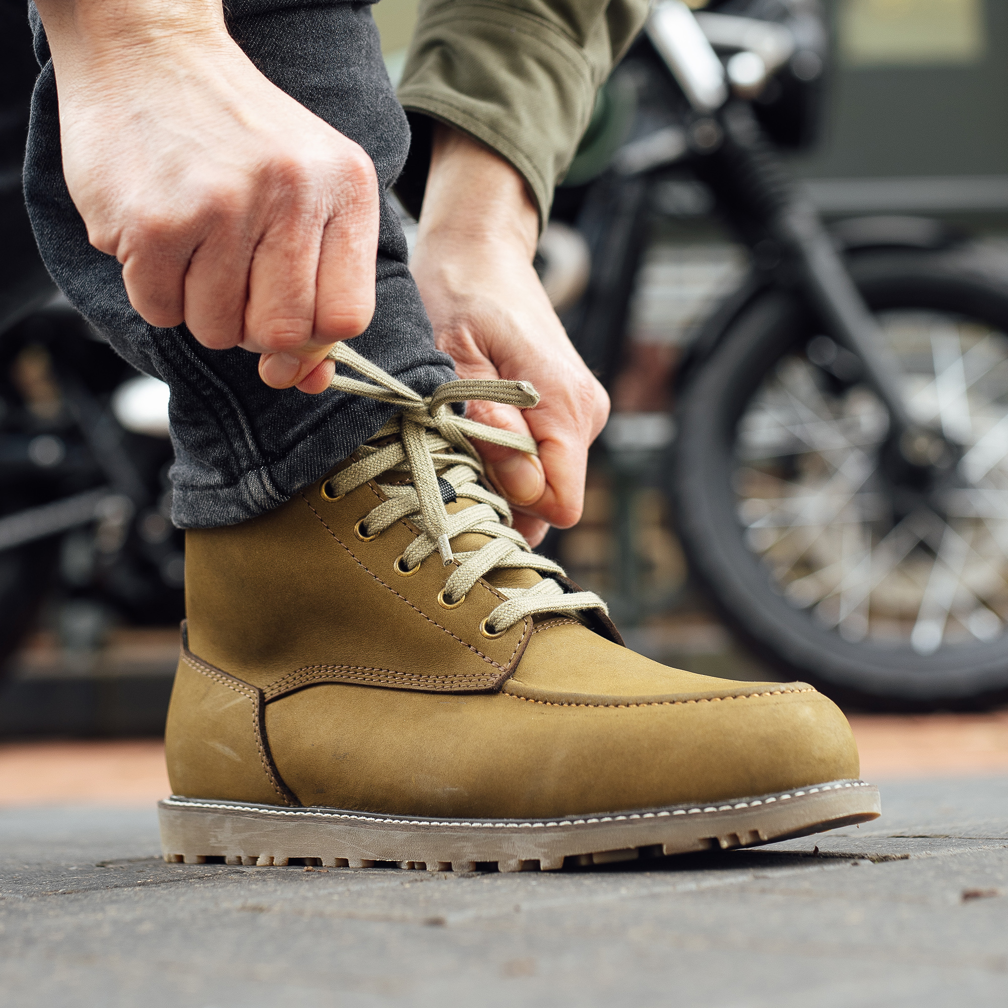Worker D3O WP Boot Merlin Olive Lifestyle2 Worker D3O WP Boot Merlin Olive Lifestyle2
