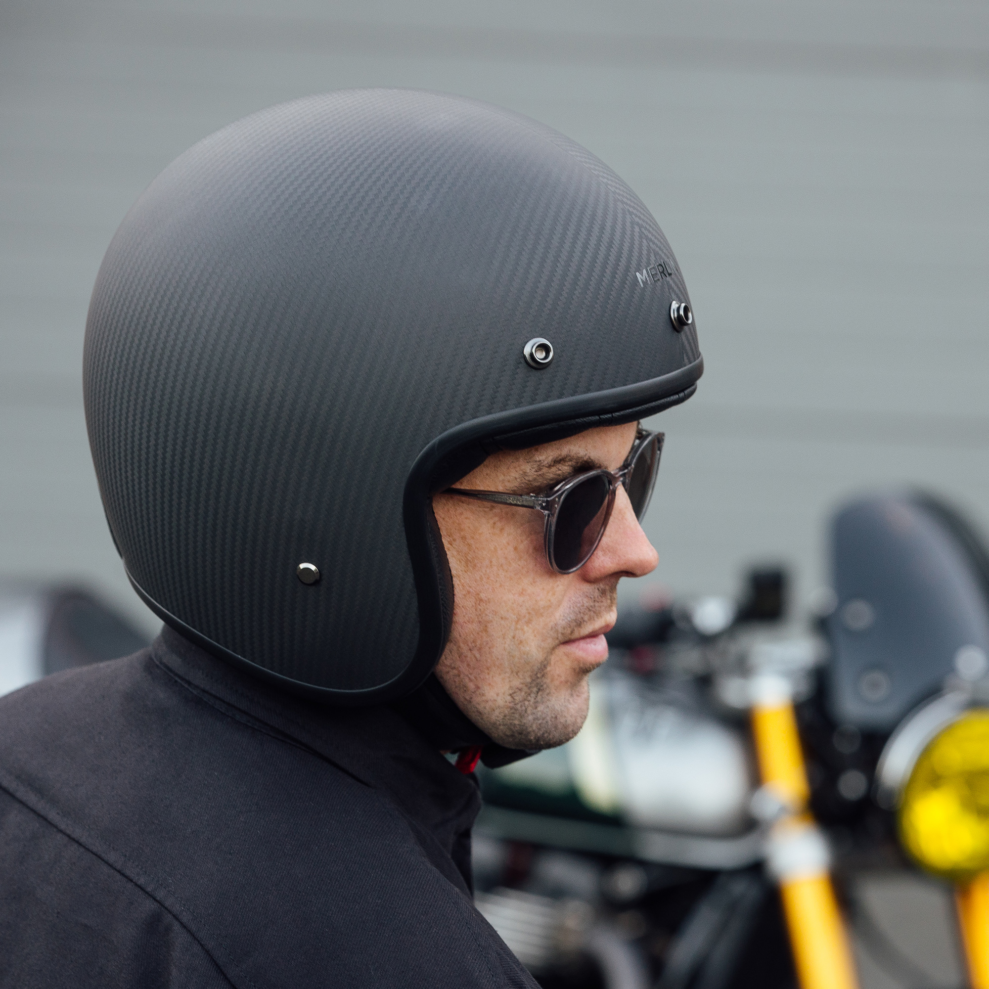 Blackbird Carbon Matt Lifestyle3 Blackbird Carbon Matt Lifestyle3