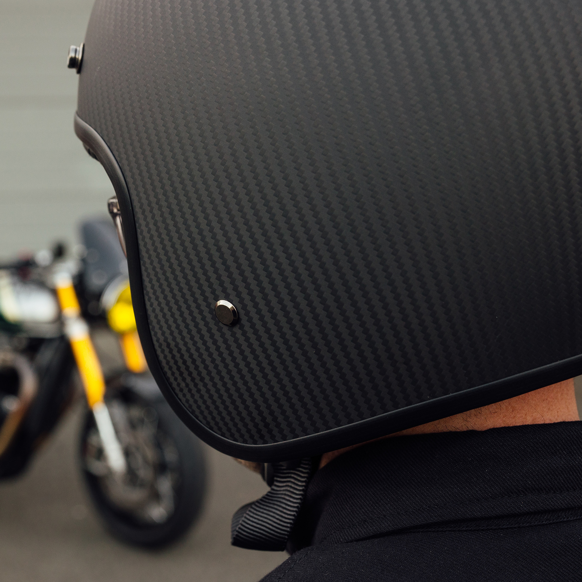 Blackbird Carbon Matt Lifestyle4 Blackbird Carbon Matt Lifestyle4