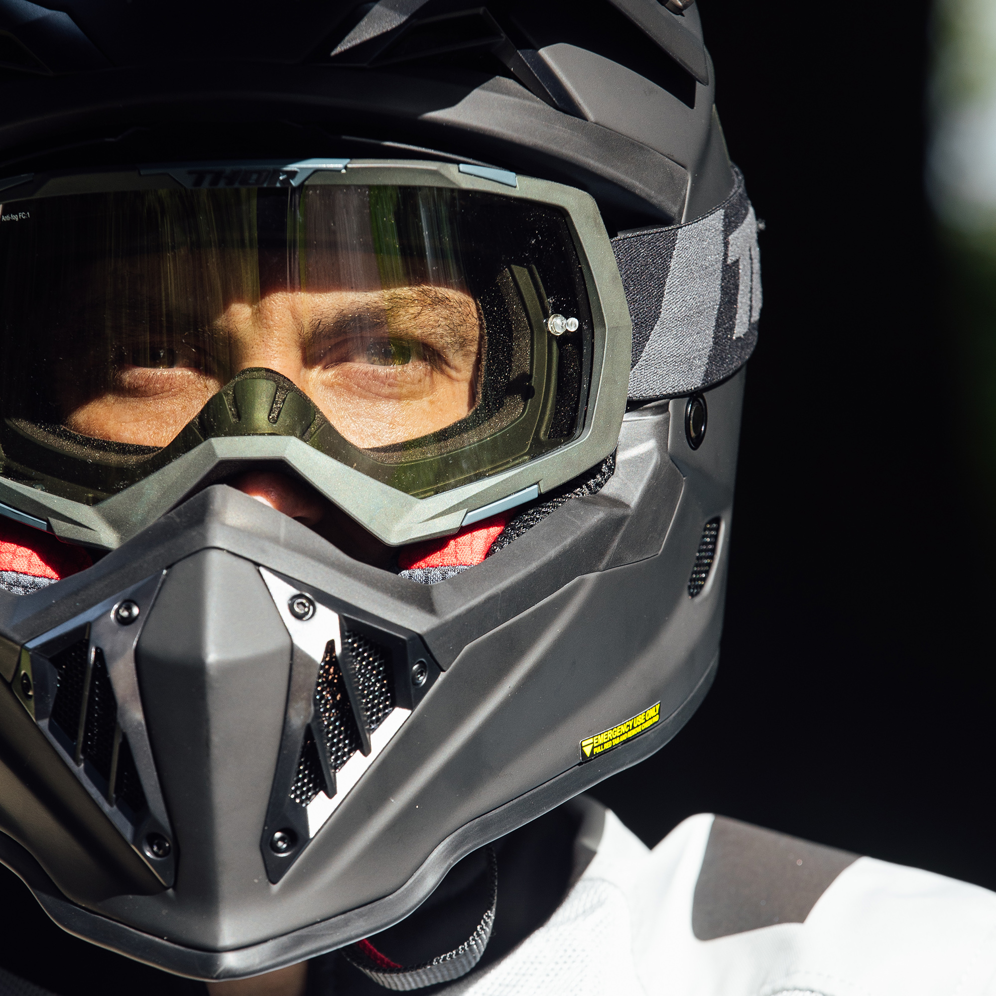 MHM308 Enduro Matt Black Lifestyle4