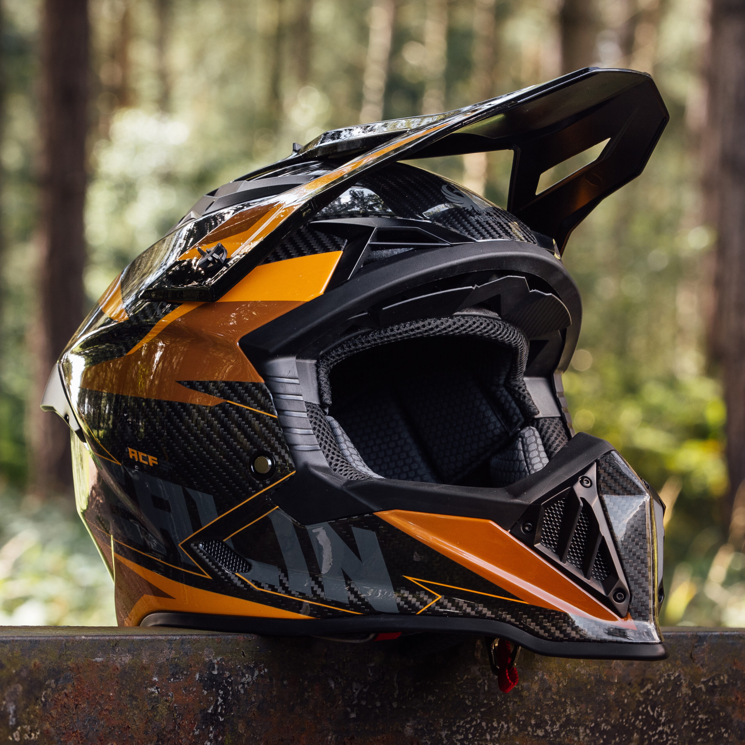 Recon Enduro Gloss Carbon Lifestyle Recon Enduro Gloss Carbon Lifestyle
