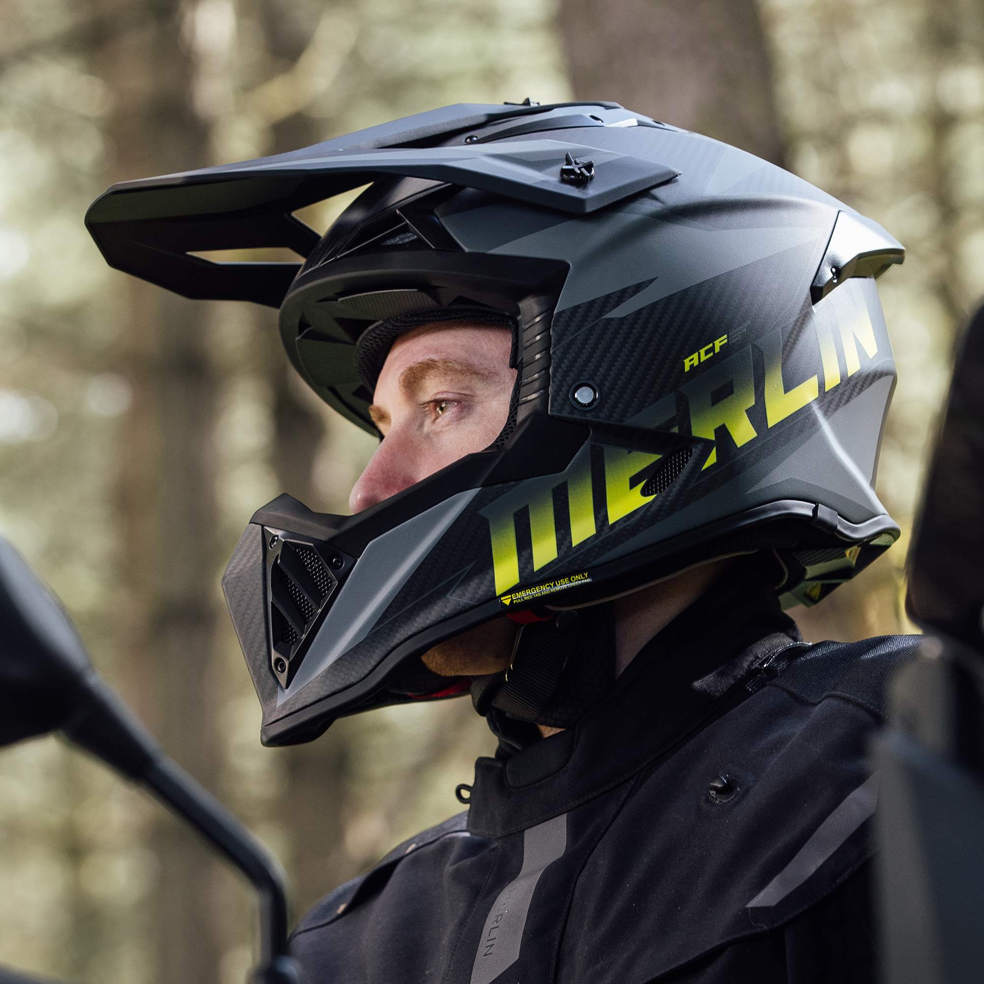 Recon Enduro Matt Carbon Lifestyle2 Recon Enduro Matt Carbon Lifestyle2