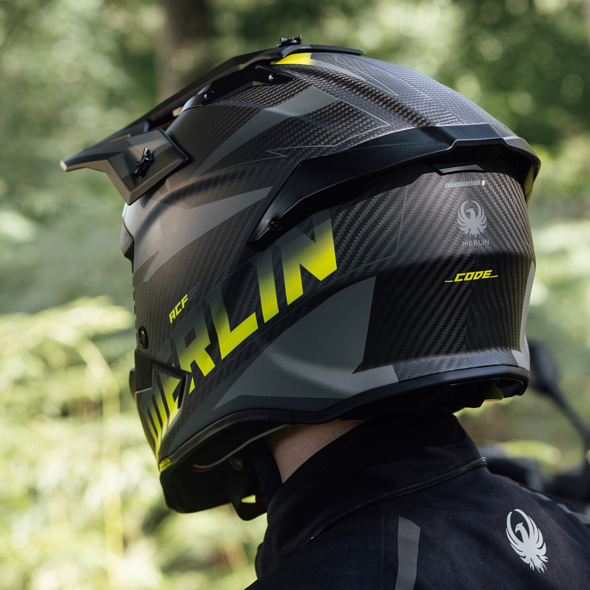 Recon Enduro Matt Carbon Lifestyle3 Recon Enduro Matt Carbon Lifestyle3