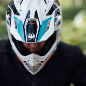 Recon Enduro White Lifestyle2