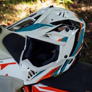 Recon Enduro White Lifestyle5