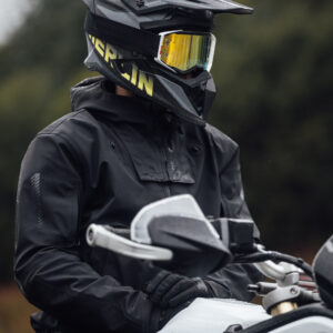 Merlin Raptor Black Lifestyle